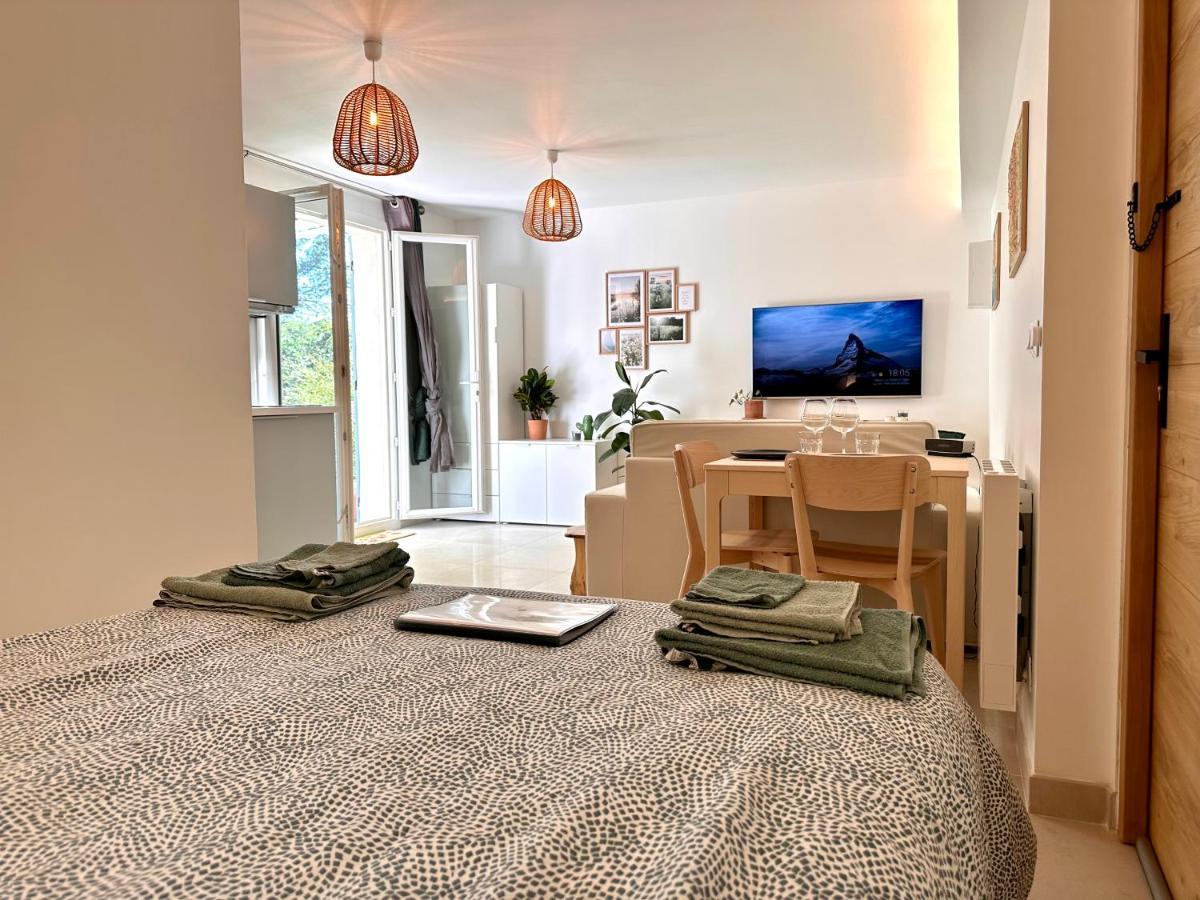 Paisible Studio Tout Neuf En Lisiere De Foret Peyrolles-en-Provence エクステリア 写真